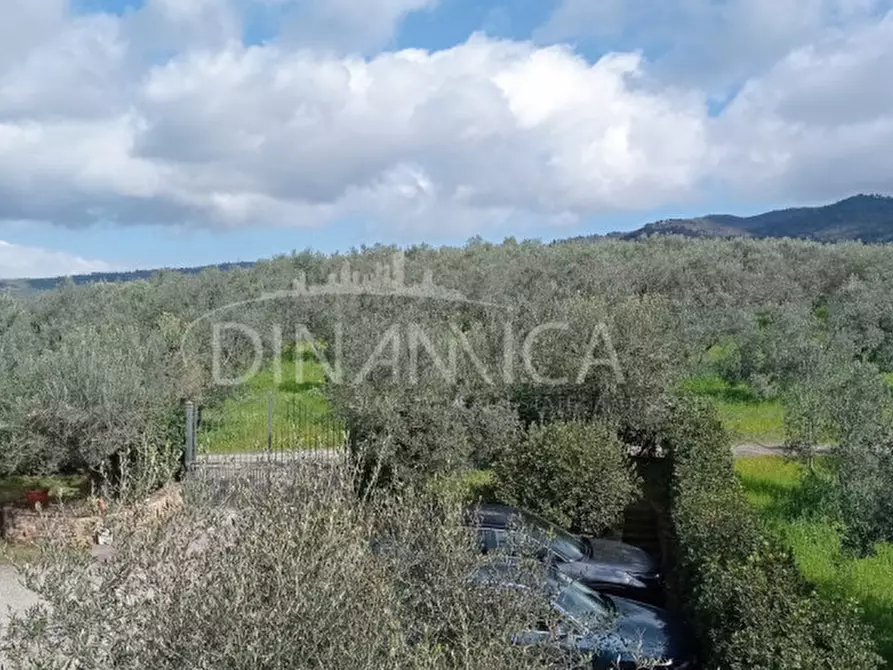 Immagine 20 di Rustico / casale in vendita  in Via Giovanni XXIII 1 a Vinci