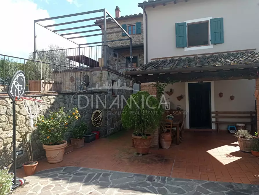 Immagine 30 di Rustico / casale in vendita  in Via Giovanni XXIII 1 a Vinci