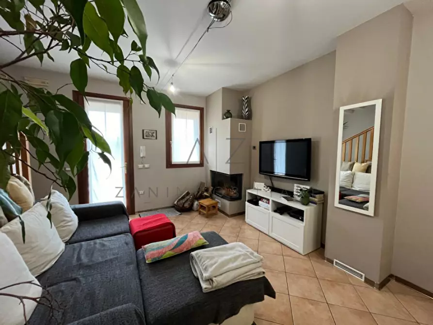 Immagine 3 di Villetta a schiera in vendita  in Via Giacomo Puccini a Asolo