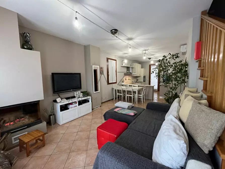 Immagine 4 di Villetta a schiera in vendita  in Via Giacomo Puccini a Asolo