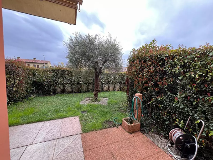 Immagine 8 di Villetta a schiera in vendita  in Via Giacomo Puccini a Asolo