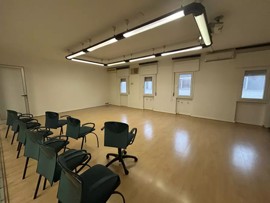 Immagine 4 di Ufficio in affitto  in Viale dell'Industria a Padova