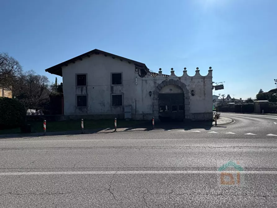 Immagine 1 di Attività commerciale in affitto  in Via Quattro Novembre 35 a San Giovanni Al Natisone