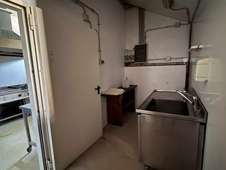 Immagine 6 di Attività commerciale in affitto  in Via Quattro Novembre 35 a San Giovanni Al Natisone