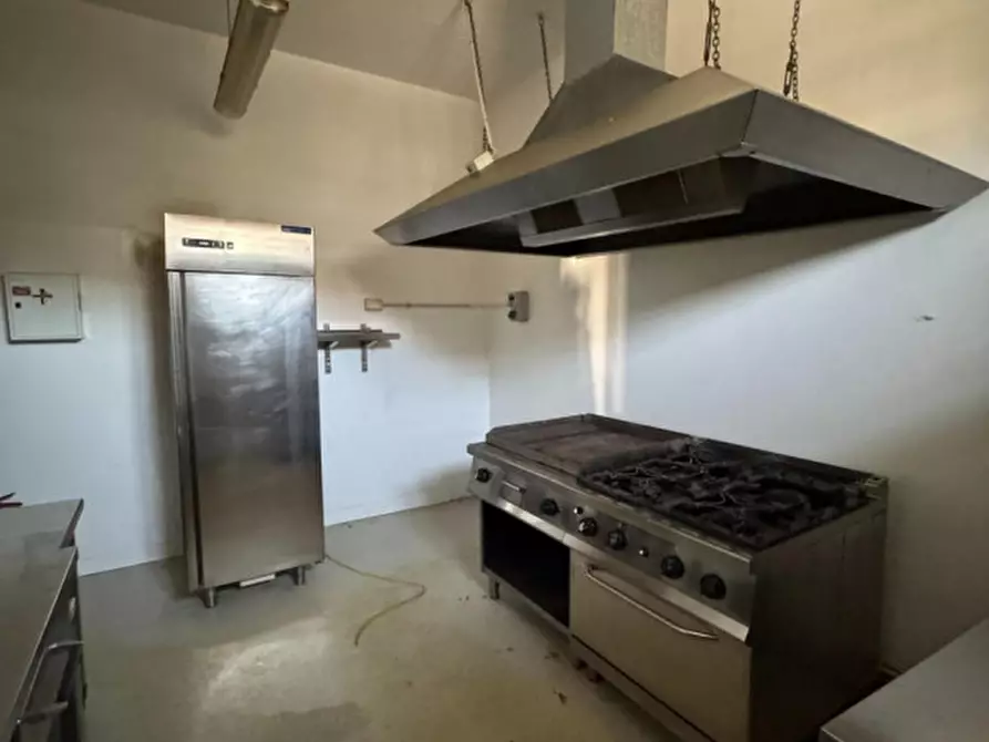 Immagine 8 di Attività commerciale in affitto  in Via Quattro Novembre 35 a San Giovanni Al Natisone