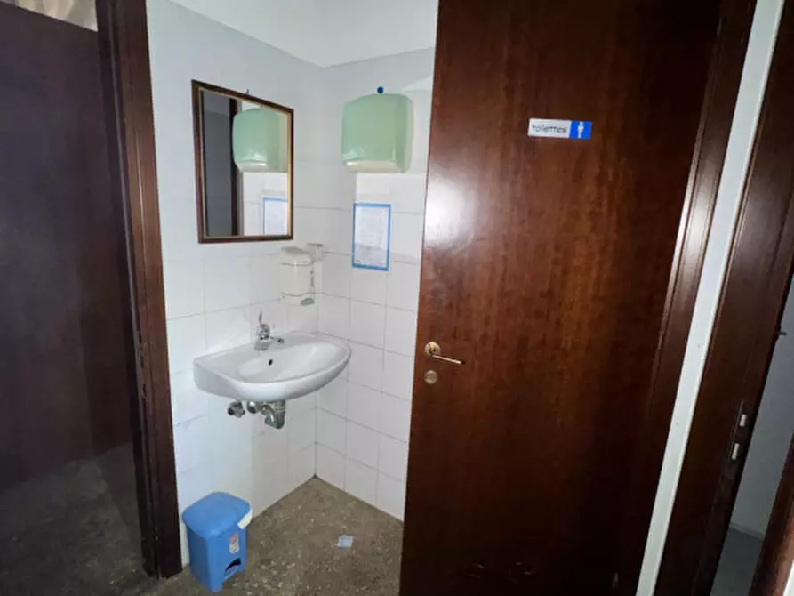 Immagine 11 di Attività commerciale in affitto  in Via Quattro Novembre 35 a San Giovanni Al Natisone