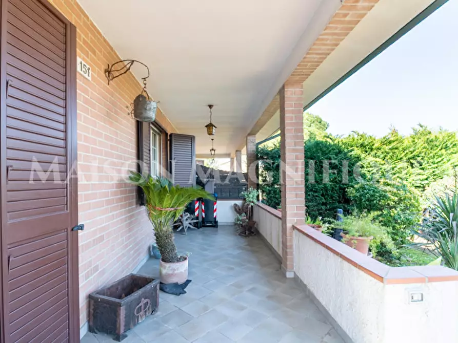 Immagine 2 di Villa in vendita  in Via Argine Volano a Ferrara