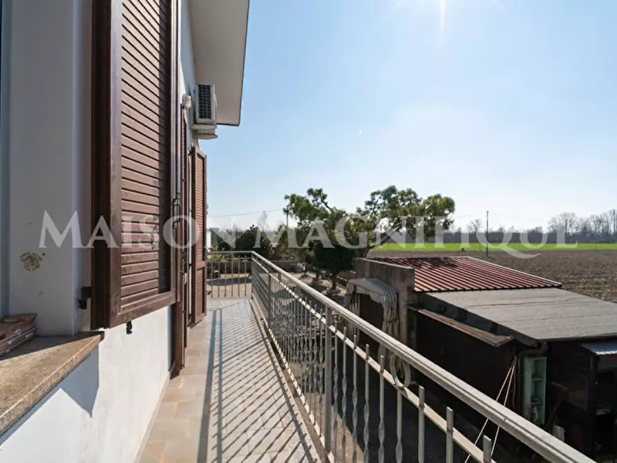 Immagine 31 di Villa in vendita  in Via Argine Volano a Ferrara