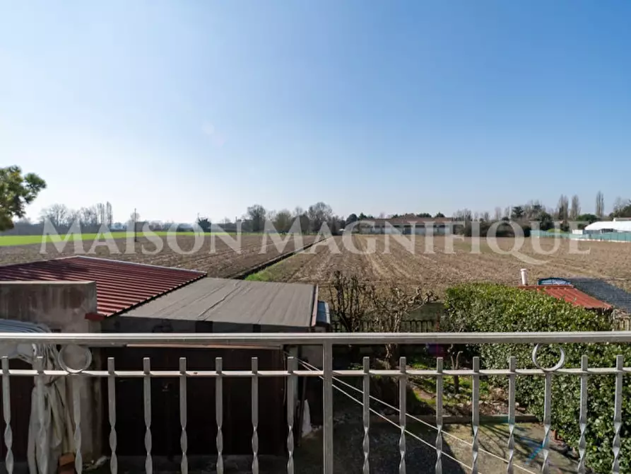 Immagine 33 di Villa in vendita  in Via Argine Volano a Ferrara