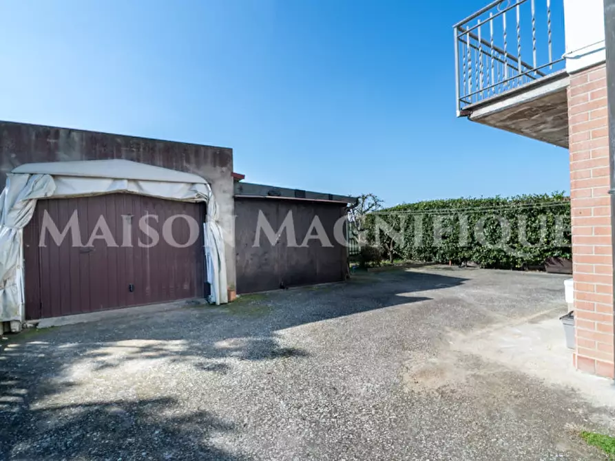 Immagine 38 di Villa in vendita  in Via Argine Volano a Ferrara