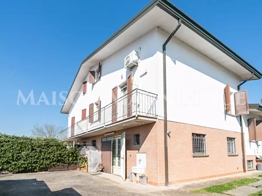 Immagine 39 di Villa in vendita  in Via Argine Volano a Ferrara