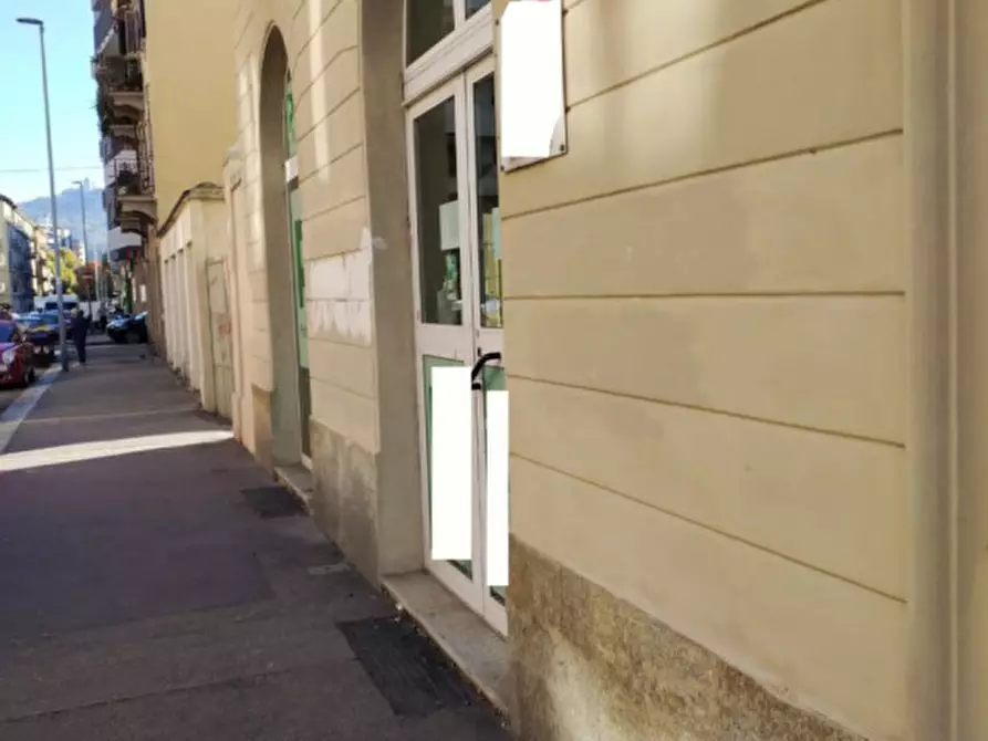 Immagine 1 di Negozio in affitto  in Via Oropa 32 a Torino