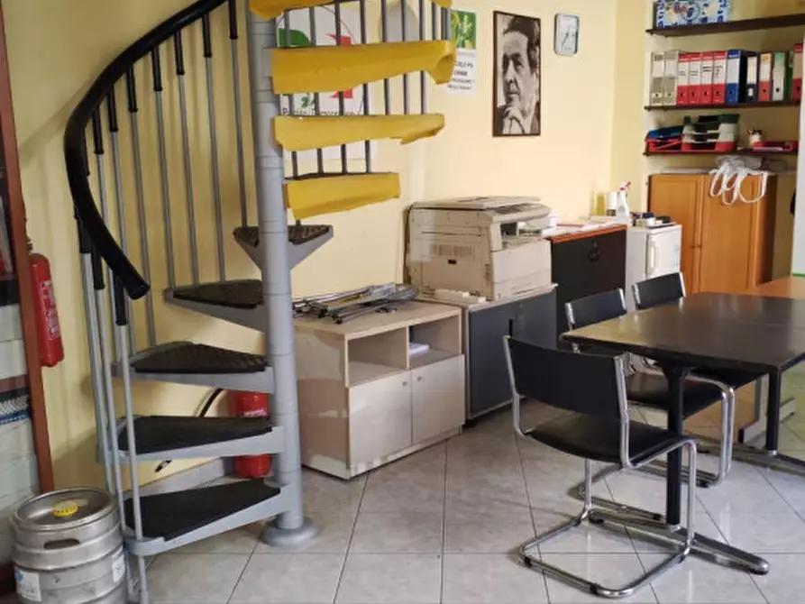 Immagine 2 di Negozio in affitto  in Via Oropa 32 a Torino