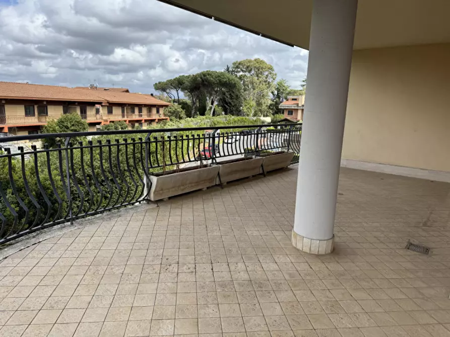 Immagine 51 di Appartamento in affitto  in Via Andrea Cascella a Roma