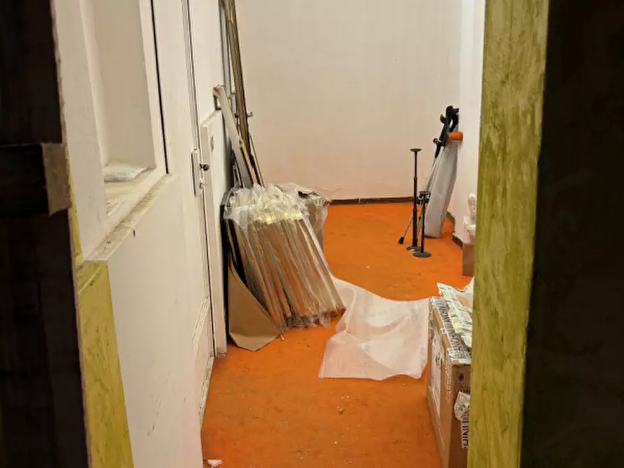 Immagine 10 di Magazzino in affitto  in VIA SOLDANI a Firenze