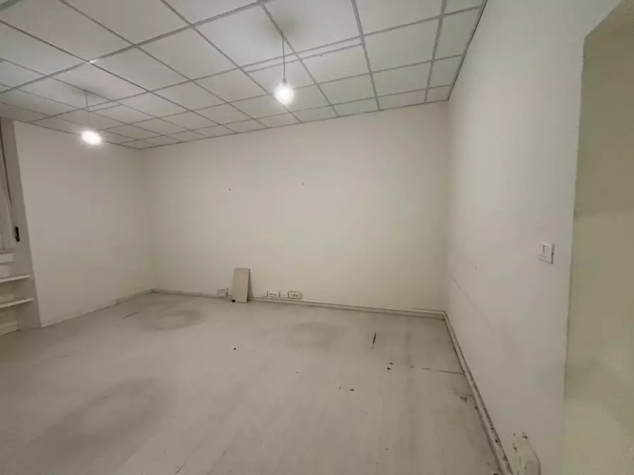 Immagine 9 di Magazzino in affitto  in VIA SOLDANI a Firenze