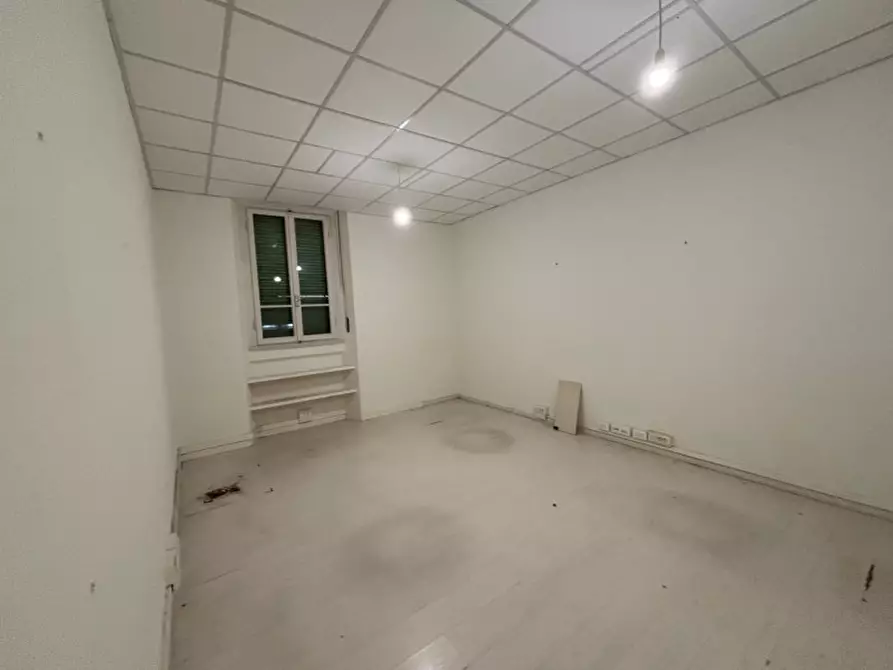 Immagine 10 di Magazzino in affitto  in VIA SOLDANI a Firenze