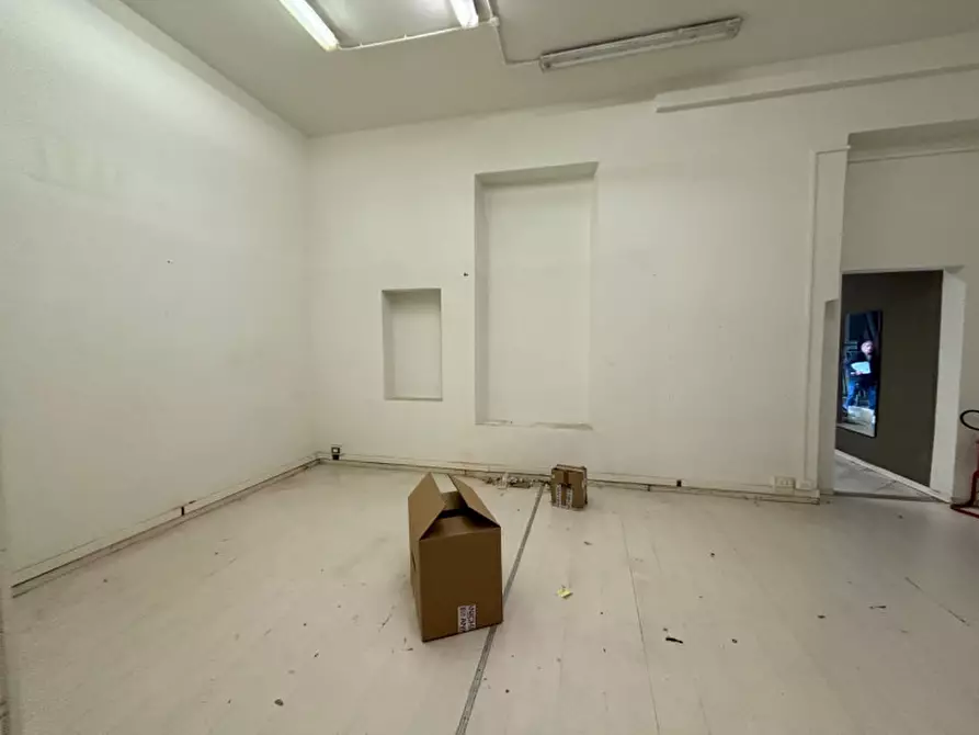 Immagine 11 di Magazzino in affitto  in VIA SOLDANI a Firenze