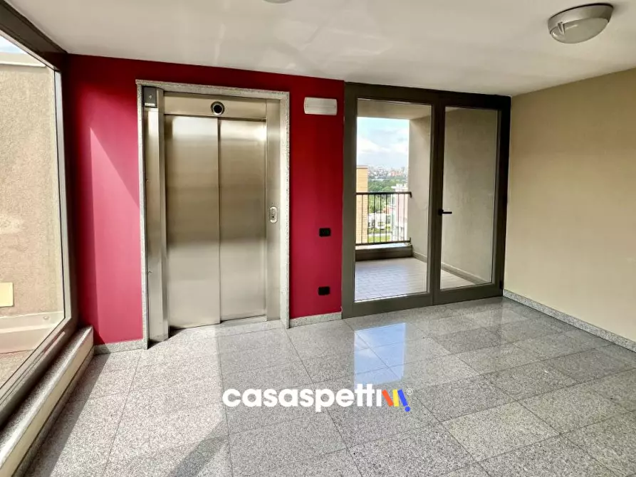 Immagine 2 di Appartamento in vendita  in Via Roberto Tremelloni 42 a Milano