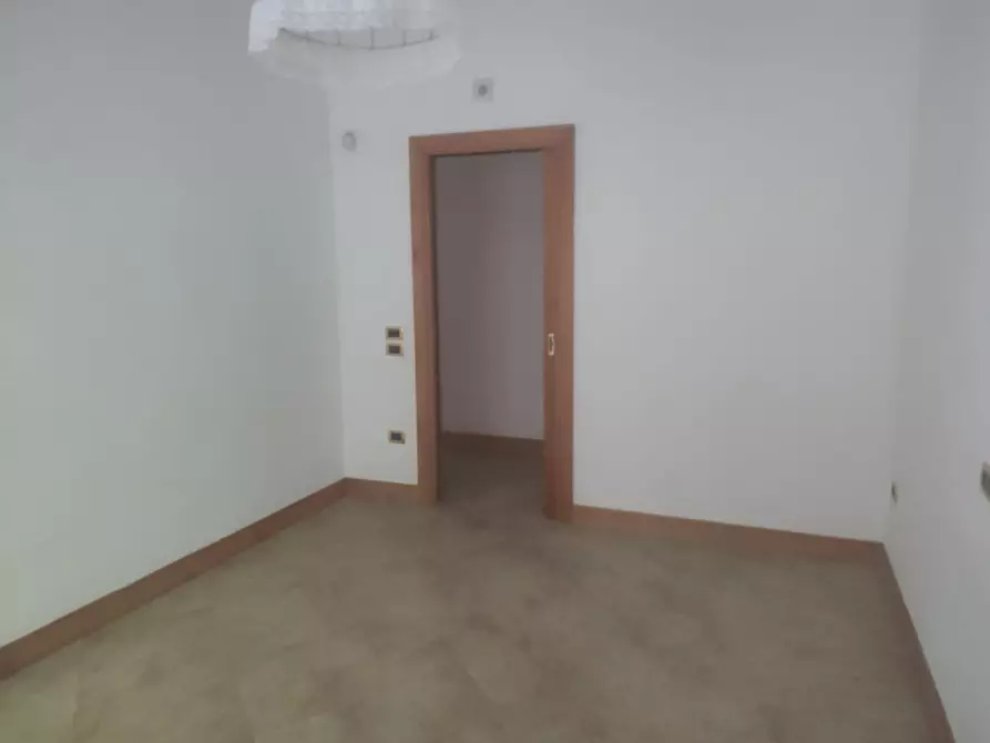 Immagine 15 di Appartamento in affitto  in Parco carelli a Napoli