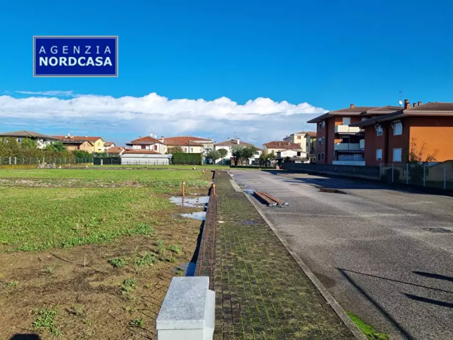 Immagine 2 di Terreno in vendita  in Via Marinoni a Santa Maria Di Sala