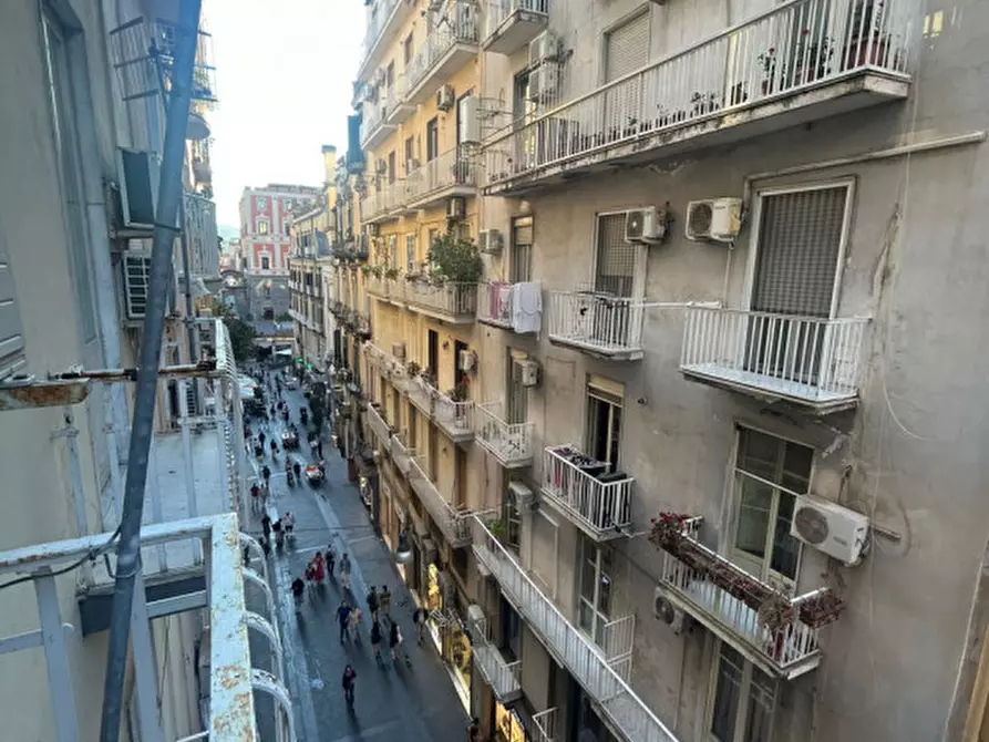 Immagine 9 di Appartamento in vendita  in Via Chiaia a Napoli
