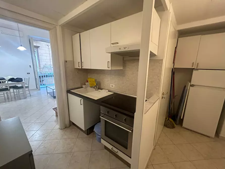 Immagine 13 di Appartamento in vendita  in Via Chiaia a Napoli