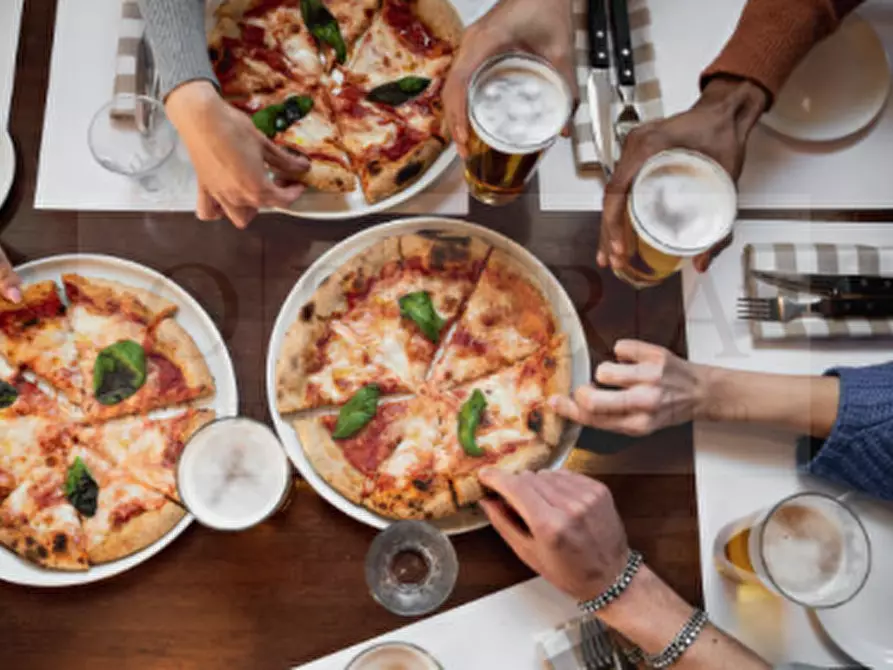 Immagine 3 di Attività commerciale in vendita  a Bolzano