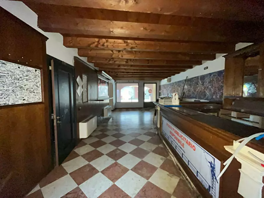 Immagine 3 di Negozio in vendita  in Via Carrarese a Montagnana