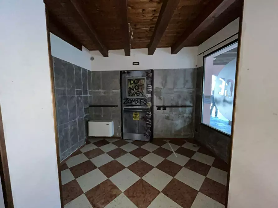 Immagine 4 di Negozio in vendita  in Via Carrarese a Montagnana