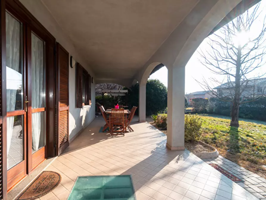 Immagine 3 di Villa in vendita  in VIA FERMI 3 a Busano