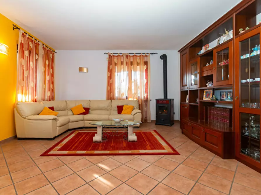 Immagine 10 di Villa in vendita  in VIA FERMI 3 a Busano