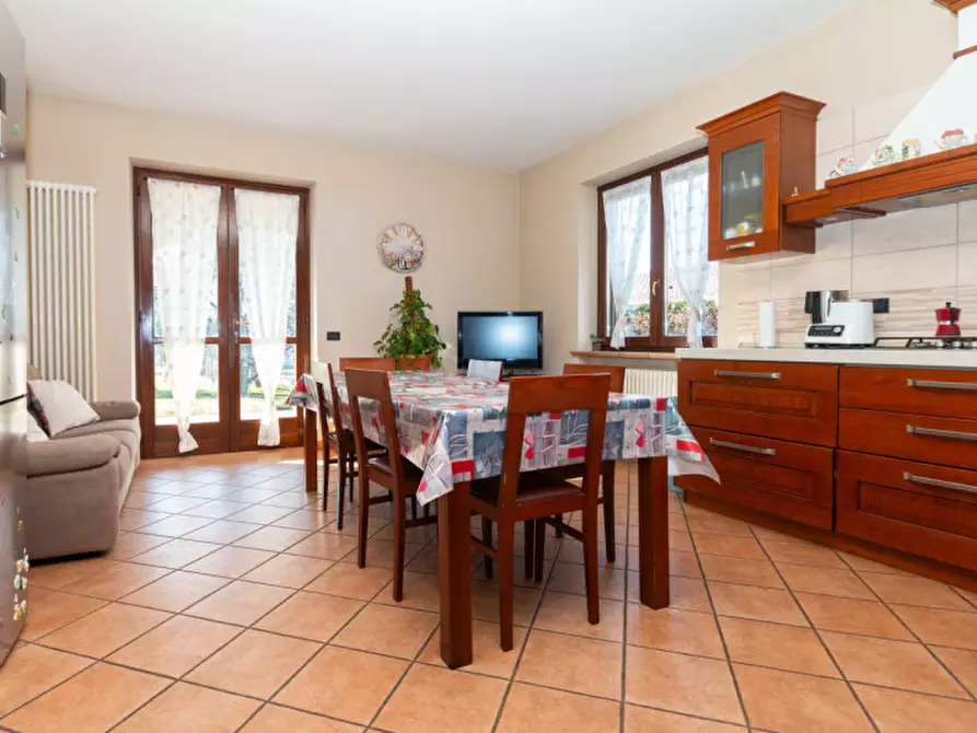 Immagine 11 di Villa in vendita  in VIA FERMI 3 a Busano