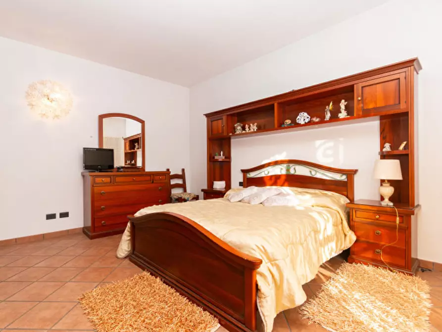 Immagine 18 di Villa in vendita  in VIA FERMI 3 a Busano