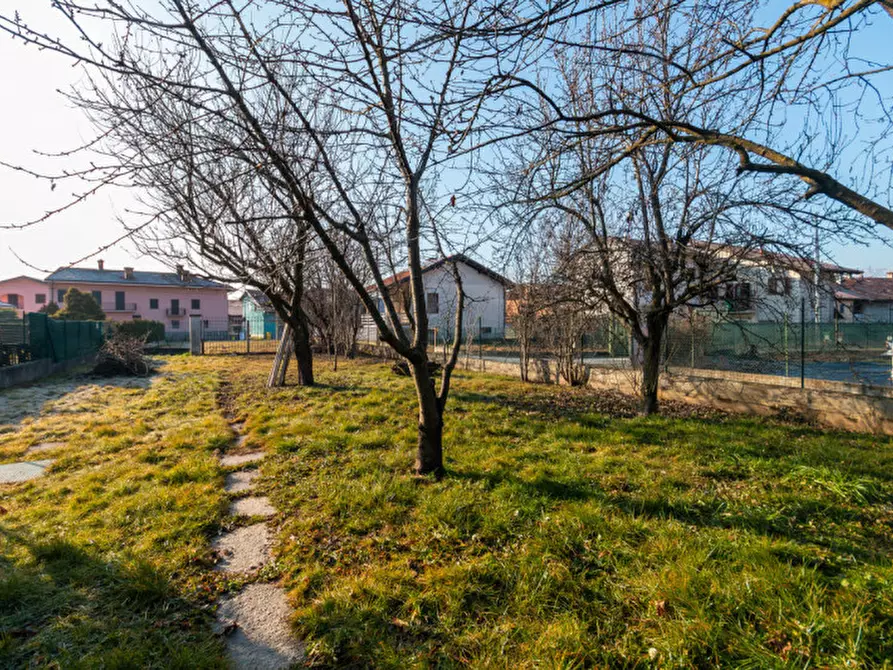 Immagine 45 di Villa in vendita  in VIA FERMI 3 a Busano