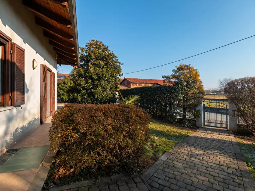 Immagine 58 di Villa in vendita  in VIA FERMI 3 a Busano