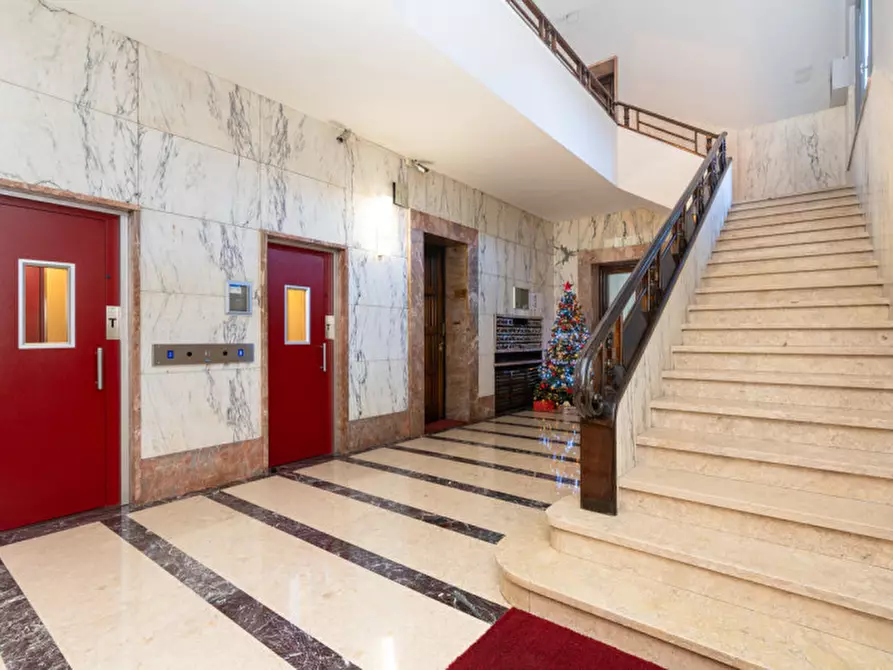 Immagine 3 di Appartamento in vendita  in Corso Vinzaglio 16 a Torino