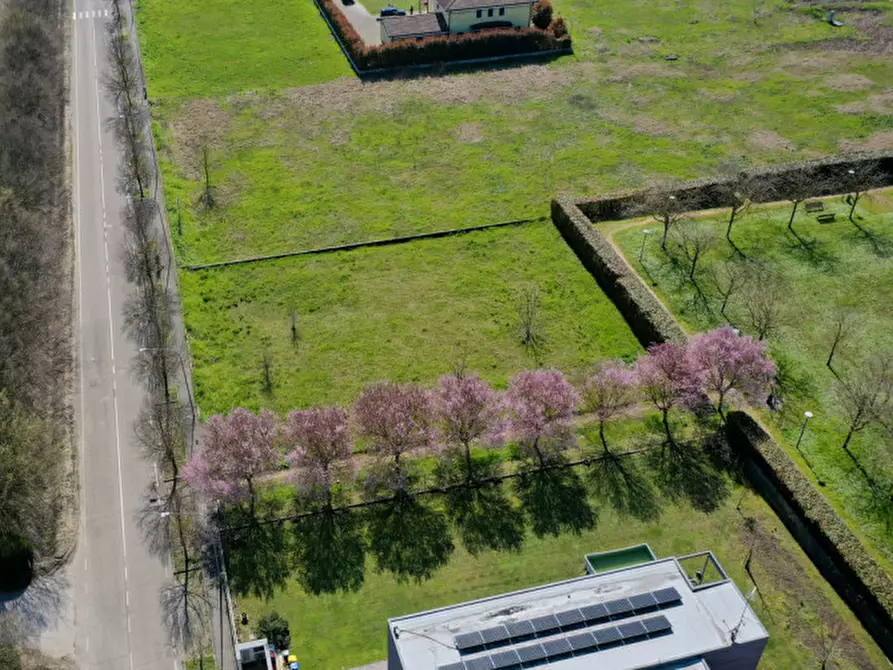 Immagine 6 di Terreno in vendita  in Strada Chiesa di Castelnovo, 120 a Parma