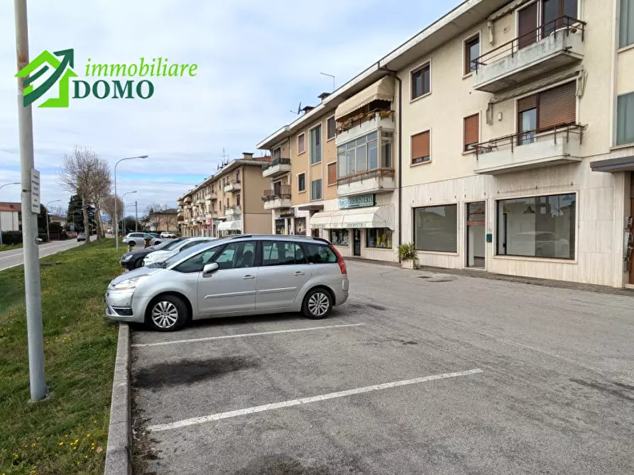 Immagine 1 di Attività commerciale in affitto  in viale Europa 113 a Thiene