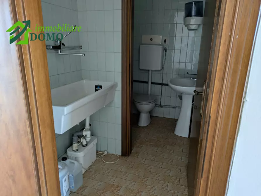 Immagine 10 di Attività commerciale in affitto  in viale Europa 113 a Thiene