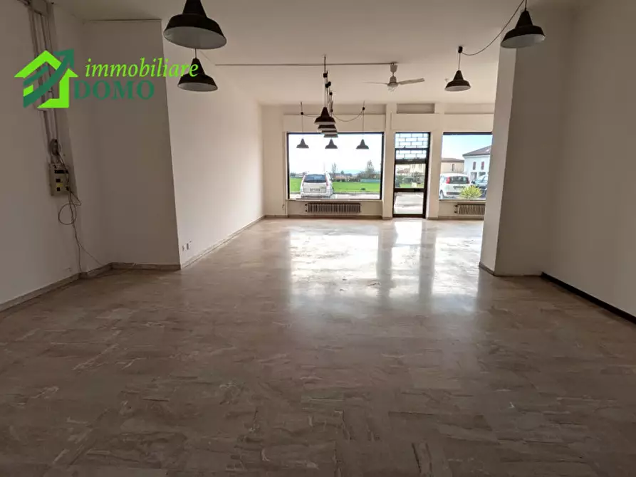 Immagine 11 di Attività commerciale in affitto  in viale Europa 113 a Thiene
