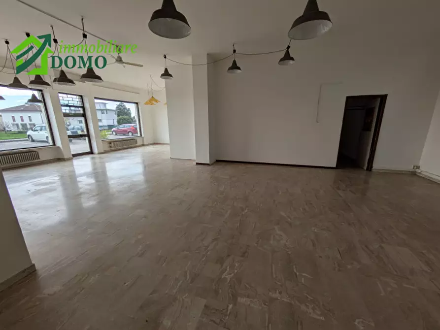 Immagine 17 di Attività commerciale in affitto  in viale Europa 113 a Thiene