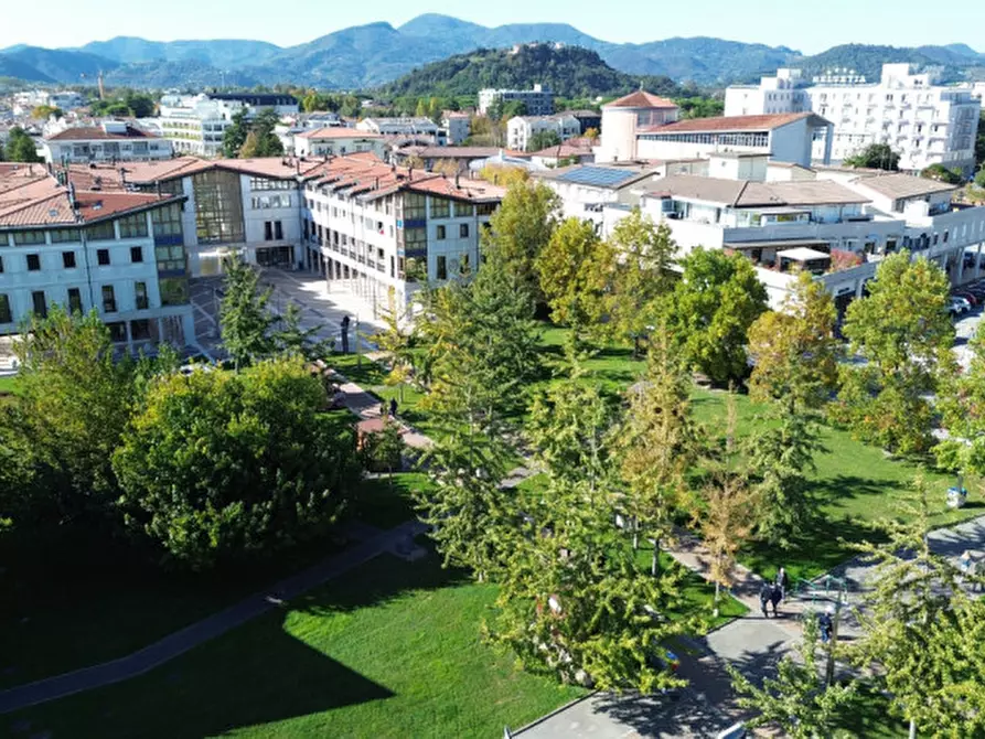 Immagine 3 di Attico in vendita  in via Alessandro Volta a Abano Terme