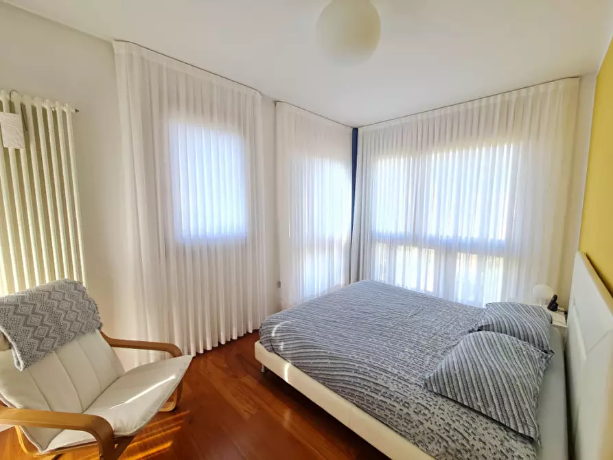 Immagine 21 di Attico in vendita  in via Alessandro Volta a Abano Terme