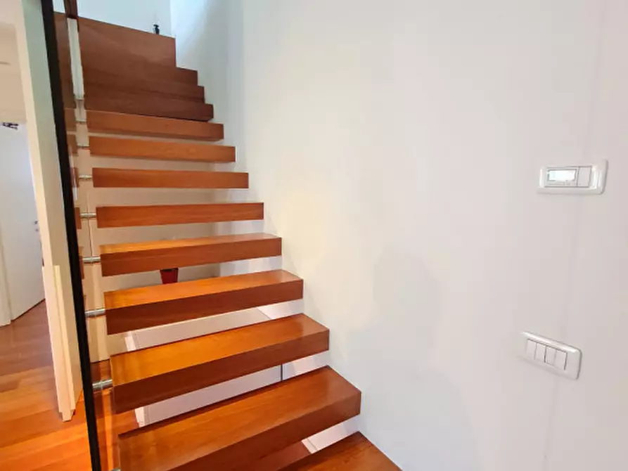 Immagine 26 di Attico in vendita  in via Alessandro Volta a Abano Terme