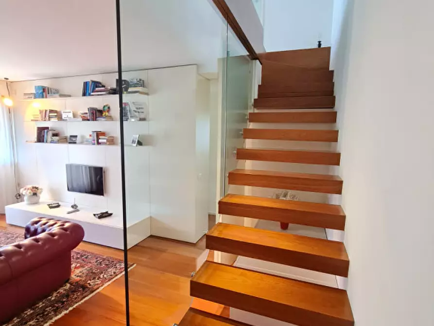 Immagine 27 di Attico in vendita  in via Alessandro Volta a Abano Terme