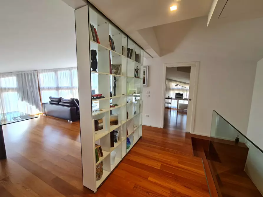 Immagine 28 di Attico in vendita  in via Alessandro Volta a Abano Terme