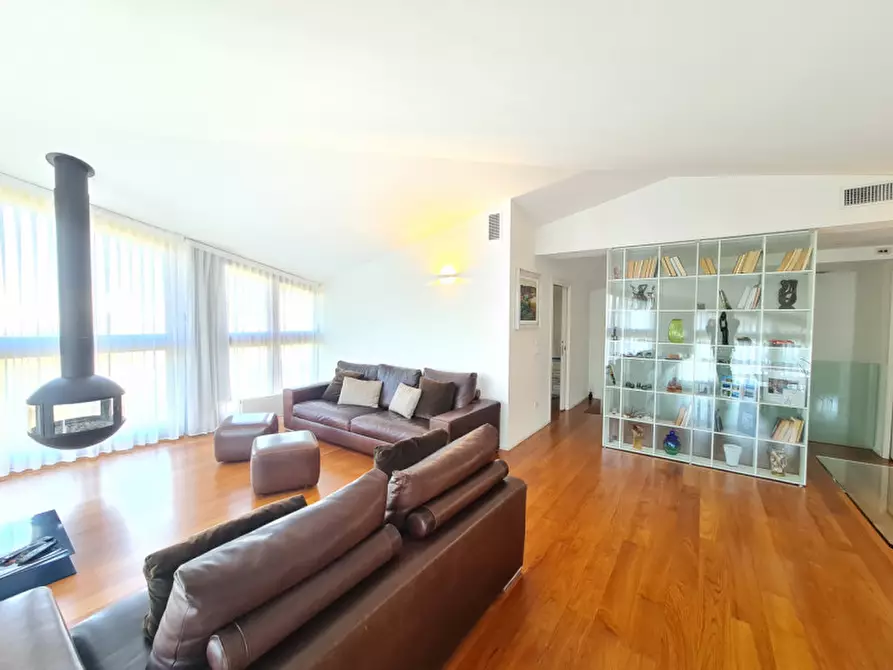 Immagine 29 di Attico in vendita  in via Alessandro Volta a Abano Terme