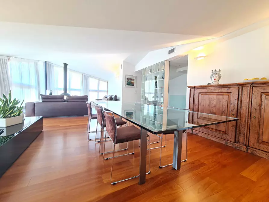 Immagine 33 di Attico in vendita  in via Alessandro Volta a Abano Terme