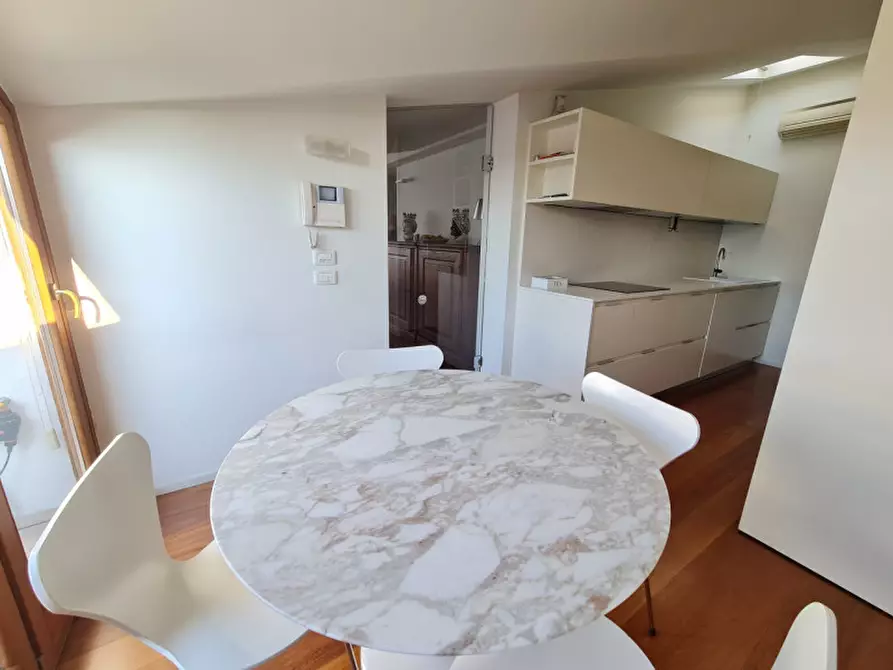 Immagine 38 di Attico in vendita  in via Alessandro Volta a Abano Terme